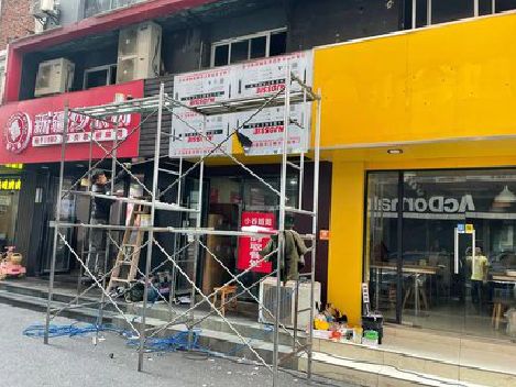 武宣制作广告招牌如何避免它发黄？